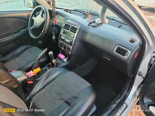 2001 Toyota Avensis I Рестайлинг, серебристый, 470000 рублей, вид 3