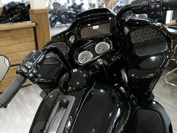 2024 Harley-Davidson Road Glide Limited, чёрный, 3990000 рублей - вид 6