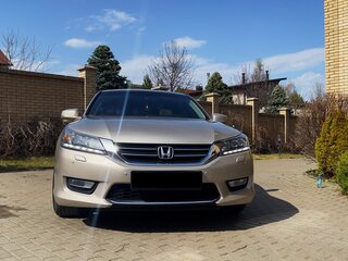 2013 Honda Accord IX, бежевый, 1900000 рублей, вид 1