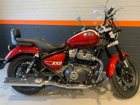 2024 Royal Enfield Super Meteor, красный, 792000 рублей, вид 1