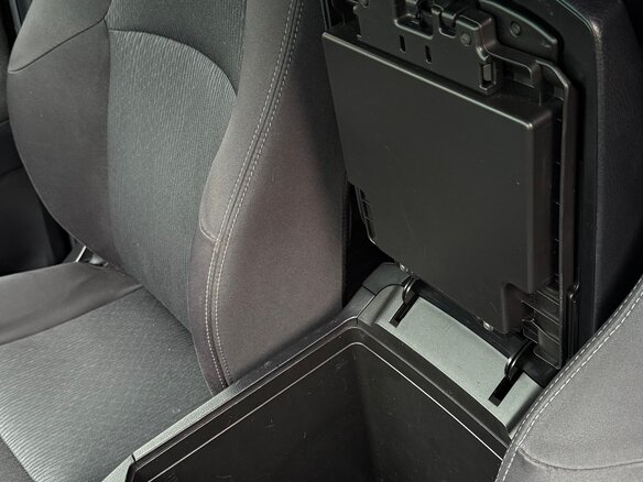 2015 Toyota Land Cruiser Prado 150 Series Рестайлинг 1, чёрный, 3000000 рублей - вид 11