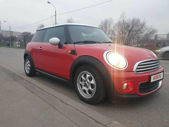 2013 Mini Hatch Cooper II (R56) Рестайлинг, красный - вид 7