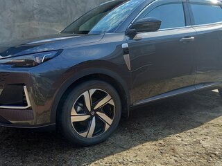 2024 Changan CS55 Plus II Рестайлинг, серый, 2200000 рублей, вид 3