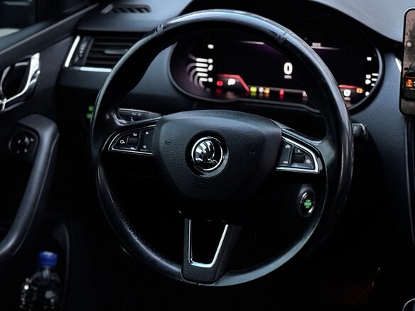 2018 Skoda Octavia III (A7) Рестайлинг, чёрный, 1200000 рублей - вид 25