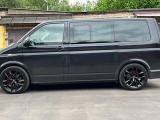 2020 Volkswagen Multivan T6 Рестайлинг, чёрный, 7300000 рублей, вид 1