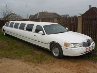 2003 Lincoln Town Car III, белый, 624770 рублей, вид 1