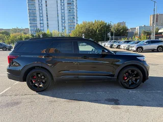 2020 Ford Explorer VI, чёрный, 3249000 рублей, вид 5