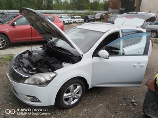 2011 Kia Ceed I Рестайлинг, белый, 800000 рублей, вид 1