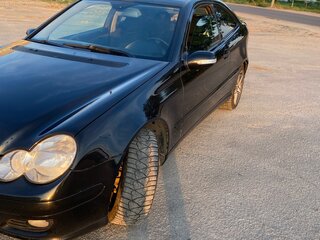 2005 Mercedes-Benz C-Класс 180 II (W203) Рестайлинг, чёрный, 430000 рублей, вид 1