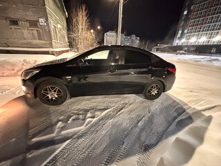 2015 Hyundai Solaris I Рестайлинг, чёрный, 800000 рублей, вид 3