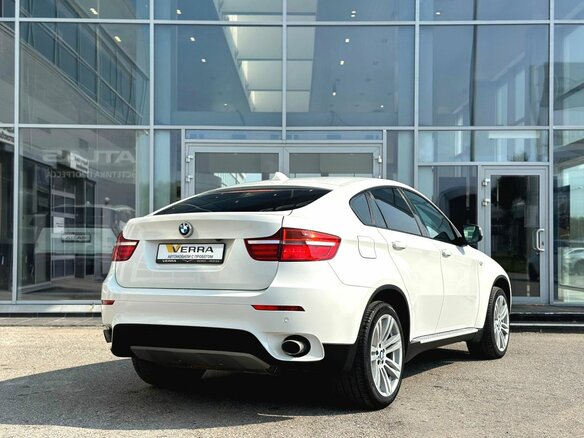 2013 BMW X6 35i I (E71) Рестайлинг, белый - вид 6