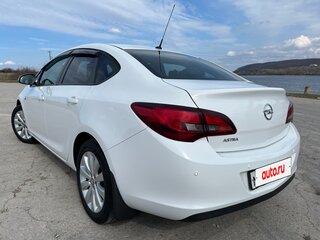 2014 Opel Astra J Рестайлинг, белый, 1090000 рублей, вид 5