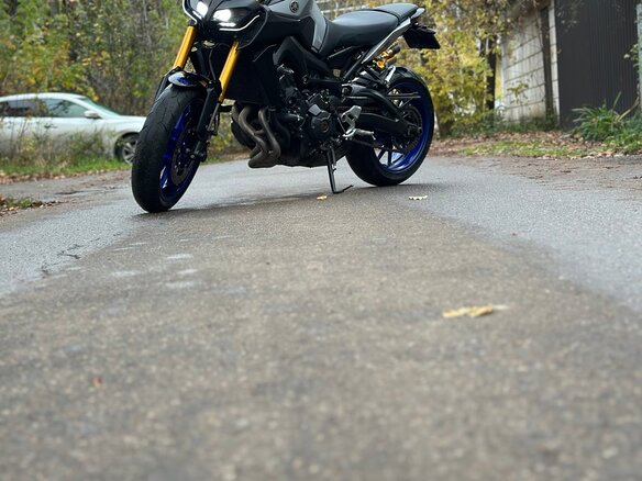 2018 Yamaha MT-09 (FZ-09), синий, 800000 рублей - вид 1
