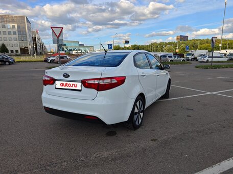 2014 Kia Rio 6-speed III, белый, вид 3