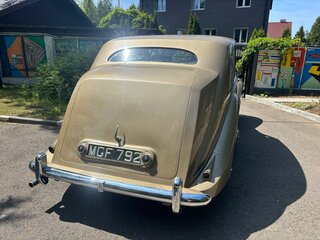 1951 Rolls-Royce Silver Wraith, золотистый, 38000000 рублей, вид 3