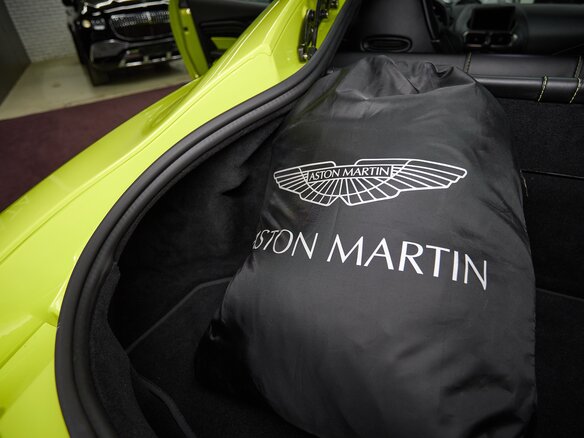 2018 Aston Martin V8 Vantage IV, зелёный - вид 13