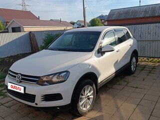 2012 Volkswagen Touareg II, белый, 2400000 рублей, вид 1