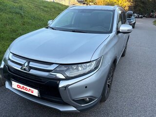 2015 Mitsubishi Outlander III Рестайлинг 2, серебристый, 1490000 рублей, вид 4