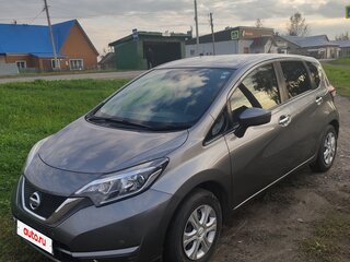 2018 Nissan Note II Рестайлинг, серый, 900000 рублей, вид 1