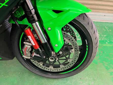 2023 Kawasaki ZX-10R Ninja, зелёный, 1900000 рублей, вид 4