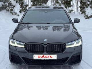 2020 BMW 5 серии 520d xDrive VII (G30/G31/G38) Рестайлинг, серый, 4300000 рублей, вид 3