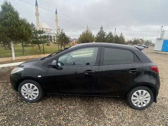 2008 Mazda 2 II (DE), чёрный, 630000 рублей - вид 4