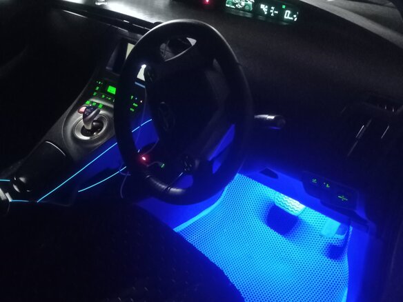 2012 Toyota Prius III Рестайлинг (XW30), серебристый, 1170000 рублей - вид 7