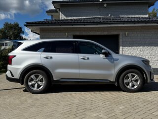 2020 Kia Sorento IV, серебристый, 2400000 рублей, вид 4