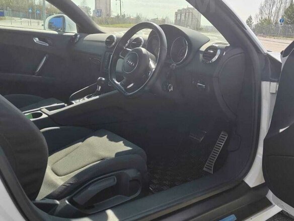 2011 Audi TT II (8J) Рестайлинг, белый, 1470000 рублей - вид 8
