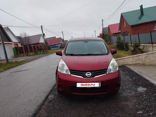 2013 Nissan Note I Рестайлинг, красный, 650000 рублей, вид 1
