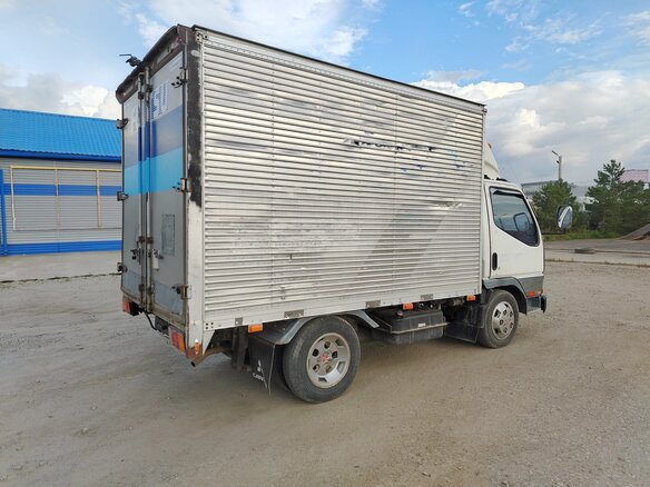 1993 Fuso (Mitsubishi) Canter, белый, 1350000 рублей - вид 10