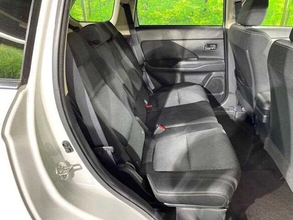 2017 Mitsubishi Outlander III Рестайлинг 2, белый - вид 11