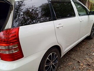 2004 Toyota Wish I, белый, 850000 рублей, вид 4