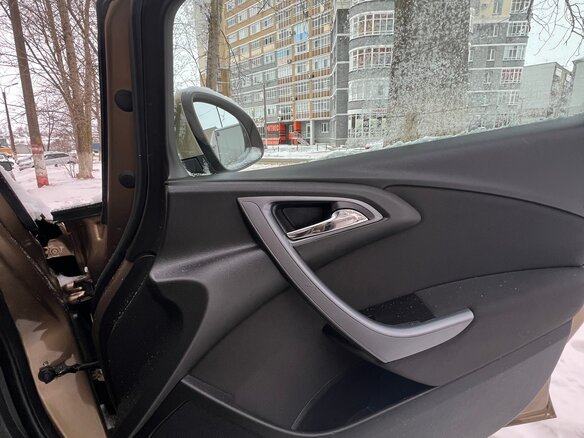 2013 Opel Astra J Рестайлинг, бежевый, 900000 рублей - вид 17
