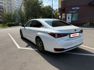 2021 Lexus ES 250 VII Рестайлинг, белый, 5000000 рублей, вид 5