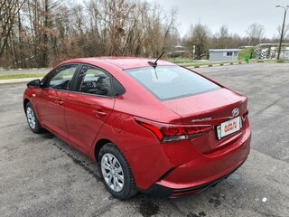 2021 Hyundai Solaris II Рестайлинг, красный, 1650000 рублей, вид 5