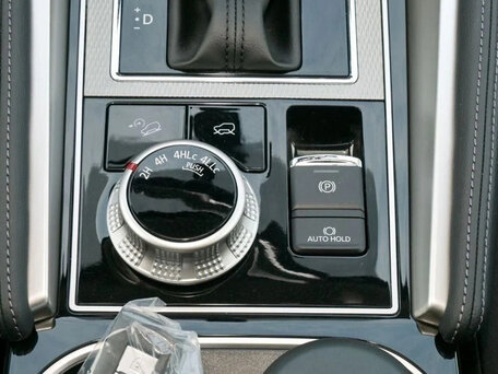 2026 Mitsubishi Montero Sport III Рестайлинг, чёрный, 7250000 рублей, вид 2