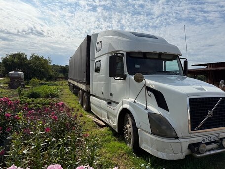 2008 Volvo VNL, белый, 7000000 рублей, вид 3