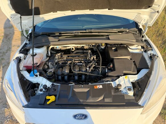 2015 Ford Focus III Рестайлинг, белый, 1100000 рублей - вид 16
