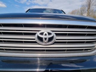 2004 Toyota Land Cruiser 100 Series Рестайлинг 1, чёрный, 2450000 рублей, вид 2