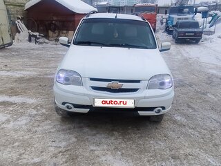2015 Chevrolet Niva I Рестайлинг, белый, 720000 рублей, вид 2