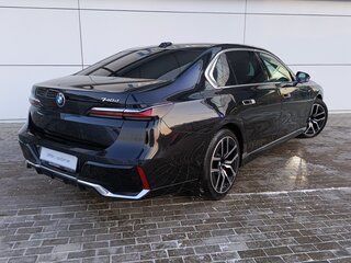 2025 BMW 7 серии 740d xDrive VII (G70), чёрный, 16500000 рублей, вид 4
