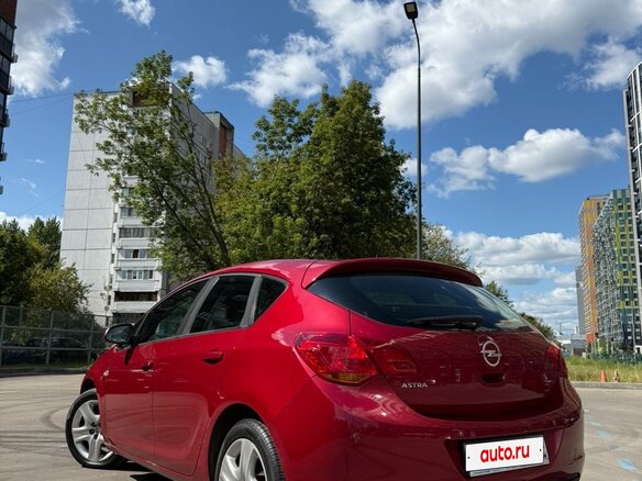 2011 Opel Astra J, красный, 645000 рублей - вид 5