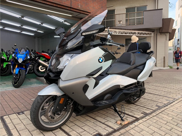 2020 BMW C 650 GT, белый, 1000000 рублей - вид 3