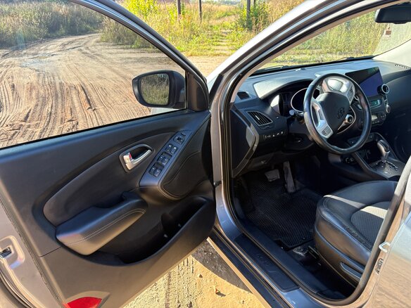 2013 Hyundai ix35 I, серый, 1100000 рублей - вид 3
