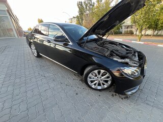 2016 Mercedes-Benz E-Класс 400 V (W213, S213, C238), чёрный, 4100000 рублей, вид 4