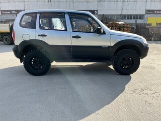 2011 Chevrolet Niva I Рестайлинг, серый, 450000 рублей, вид 4