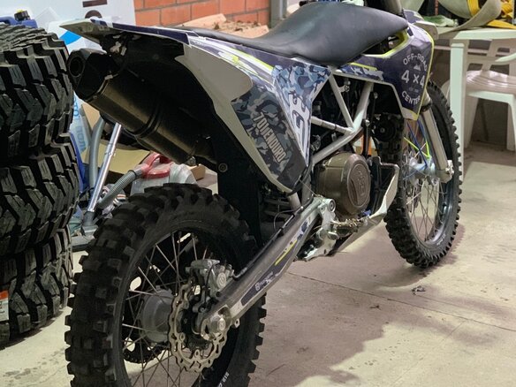 2017 Husqvarna 701 Enduro, белый - вид 6