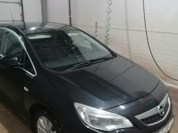 2011 Opel Astra J, чёрный, 600000 рублей - вид 1