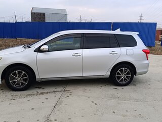 2010 Toyota Corolla Fielder X (E140, E150) Рестайлинг, серебристый, 950000 рублей, вид 5